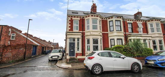 5 bed terraced house for sale