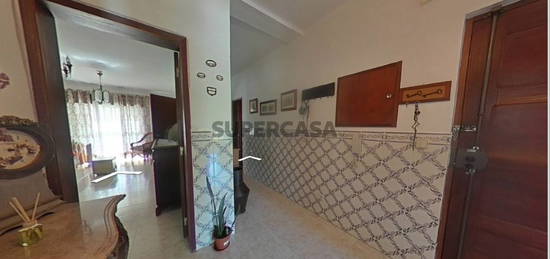 Apartamento T2 - 2º. andar