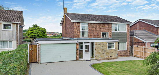 4 bed detached house for sale