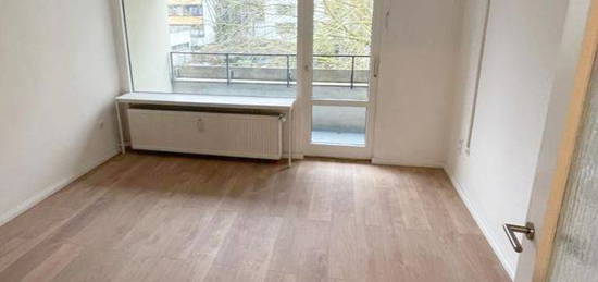 Beziehen Sie ein 1-Zimmer-Appartement mit Balkon!