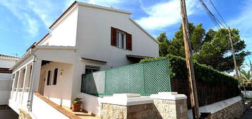 Chalet adosado en venta en via Albéniz