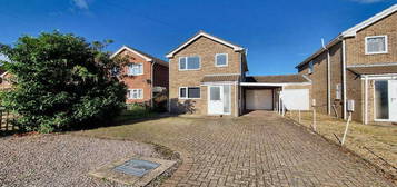 3 bedroom link detached house for sale