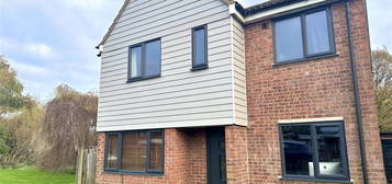 3 bedroom detached house