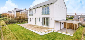 4 bed detached house for sale