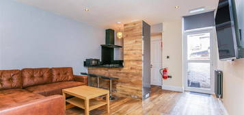 3 bedroom flat to rent