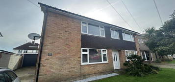 3 bedroom semi-detached house to rent