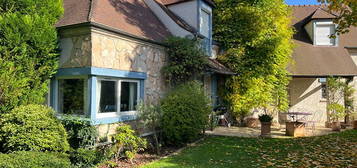 Maison  à louer, 6 pièces, 4 chambres, 192 m²