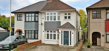 3 bed semi-detached house for sale