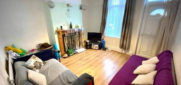 4 bedroom house share