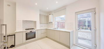 Terraced house to rent in Rosedale, Richmond, Surrey TW9