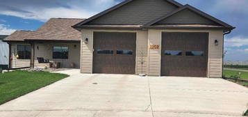 1209 Cornell St, Vermillion, SD 57069