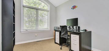 116 Talltree Cres, Ottawa, ON K2S 0B1