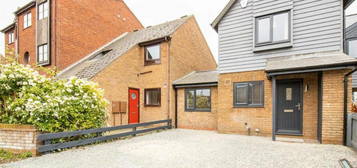 3 bedroom link detached house