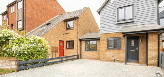 3 bedroom link detached house