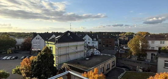 Frisch renovierte 2,5 Zimmer Wohnung mit Balkon in Essen Kupferdreh