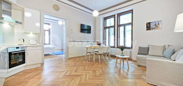 Pronájem bytu 2+kk 68 m², Balbínova, Praha