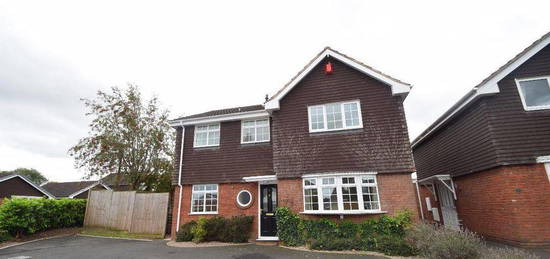 5 bedroom detached house to rent