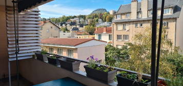 Appartement T4 quartier piscine