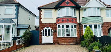 3 bedroom semi-detached house to rent