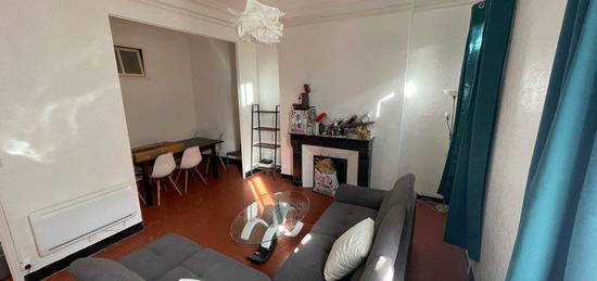 Toulon haute ville appartement T4 à louer à l année ou colocation