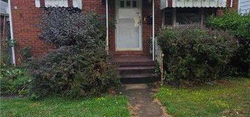 2214 Adams St, Natrona Heights, PA 15065