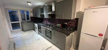 6 bedroom terraced house