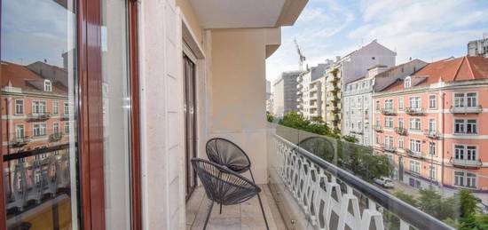 Apartamento T4 renovado, Avenidas Novas, Lisboa