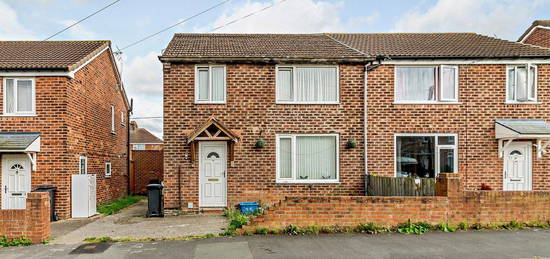 3 bed semi-detached house for sale