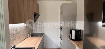 Pronájem bytu 2+kk 49 m², Milánská, Praha