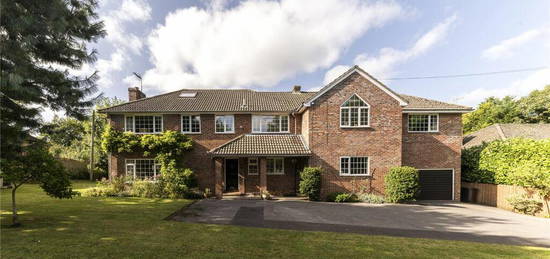 6 bedroom detached house for sale