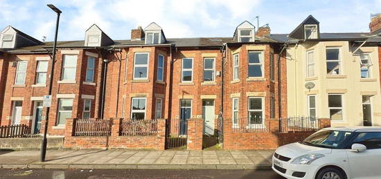 8 bed terraced house to rent