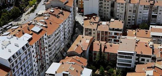 KONAKÇI'DAN ADLİYE SARAYI KARŞISI SATILIK GENİŞ 2+0 REZİDANS