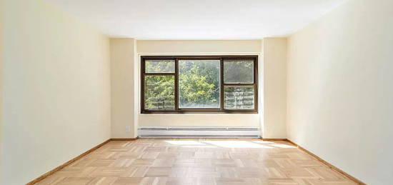 21-71 34th Ave APT 2A, Astoria, NY 11106