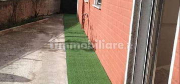 APPARTAMENTO CON 3 CAMERE TERRAZZO E GIARDINO