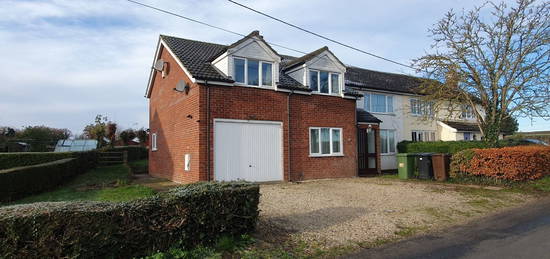 4 bed semi-detached house to rent