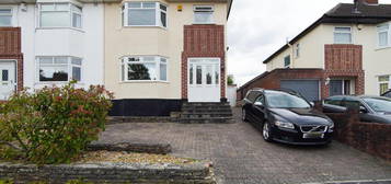 3 bedroom semi-detached house to rent