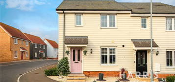 3 bed semi-detached house for sale