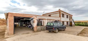 Casa r&#xFA;stica en calle del Cerro de San Antonio