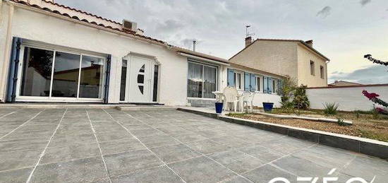 Magnifique maison de plain-pied de 130 m² avec piscine comprena