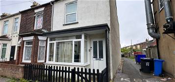 Terraced house to rent in Sussex Road, Lowestoft NR32
