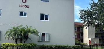 13300 SW 1st St Unit 105O, Pembroke Pines, FL 33027