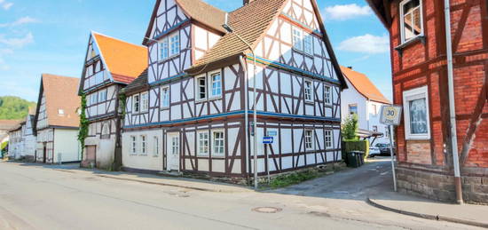 Denkmalgeschütztes Wohnhaus in Helmarshausen...