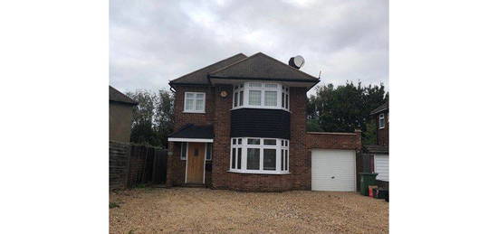 3 bed detached house to rent