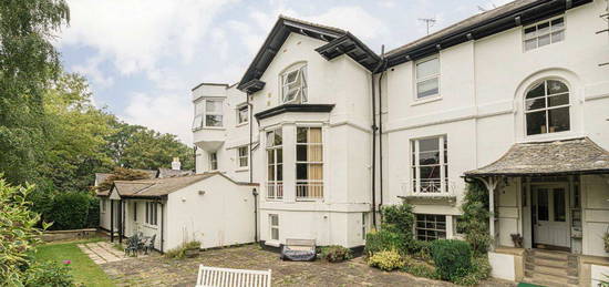 Flat for sale in Brooklands Road, Weybridge KT13