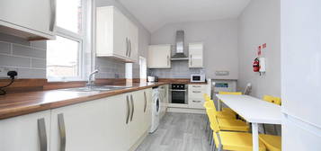 Maisonette to rent in Lavender Gardens, Jesmond, Newcastle Upon Tyne NE2