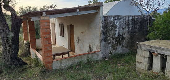 Casa rural en avenida Catalunya en Galera, la