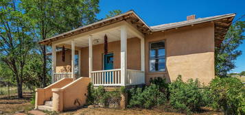 283 Los Pinos Rd, Santa Fe, NM 87507