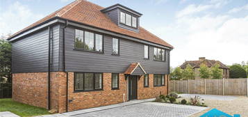 5 bed detached house for sale