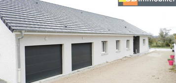 LONS-LE-SAUNIER NORD (39 JURA), À VENDRE MAISON RÉCENTE 160 m², 6 CHAMBRES, 2 GARAGES, PISCINE