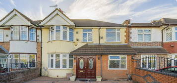 Semi-detached house to rent in Parklands Parade, Bath Road, Hounslow TW5